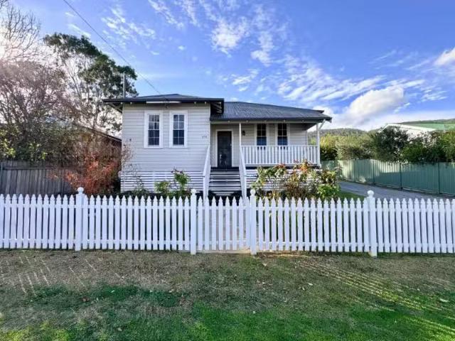 198 Carthage St, East Tamworth House for rent Listed by Steph.