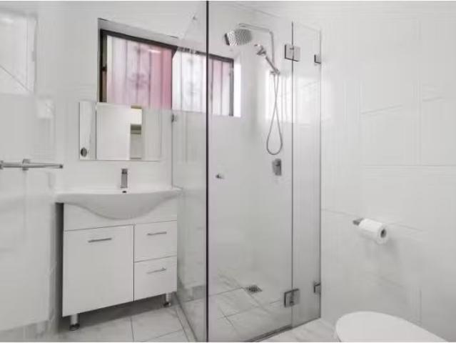 198 Bexley Road, Earlwood House for rent Listed by Evan Skagi.