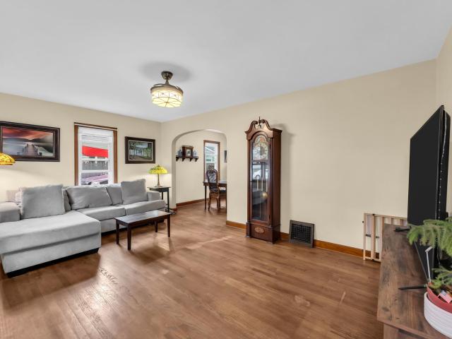 198 E Gauer Cir