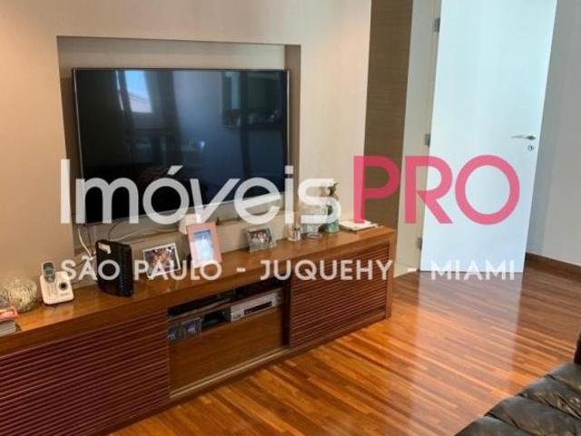 198m² com 4 dormitórios e 4 vagas no Paraíso