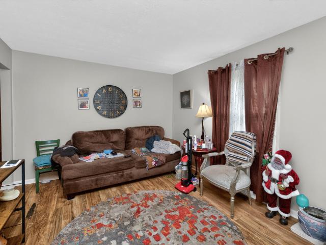 1999 2001 Spring Station Drive