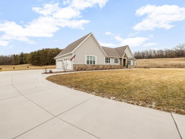 1990 Paradise Dr