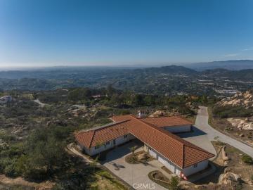 1991 Via Ladera, Fallbrook, CA 92028 | MLS #SW26095
