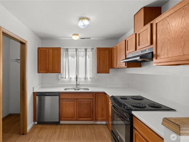 1992 th Avenue E