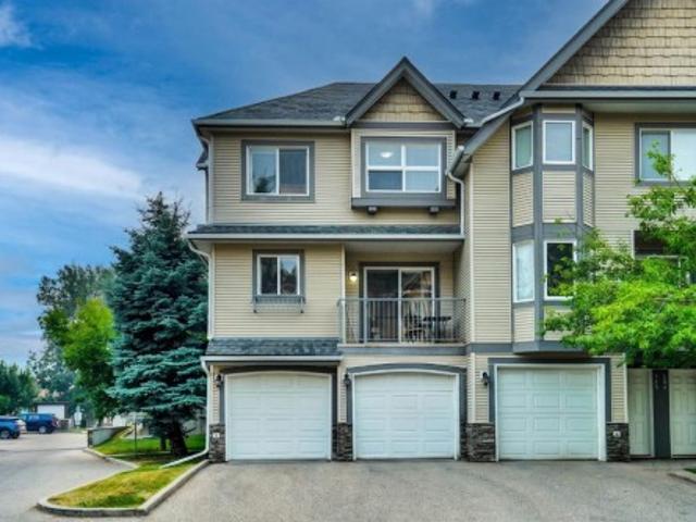 199 Cedarwood Lane Sw, Calgary, AB, T2W 5X6 townhouse for sale | Listing ID A2332 | Royal LePage