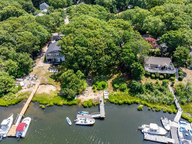 199 Edgewater Dr W