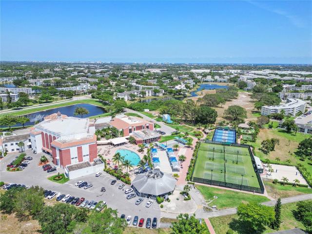 199 Prescott J, Unit 199, Deerfield Beach, FL 33442 | MLS #A11988