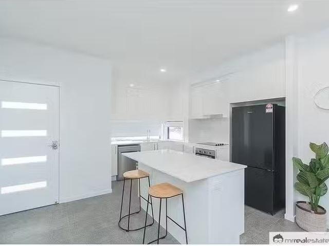 1/99 Wandal Road, Wandal, QLD 4700
