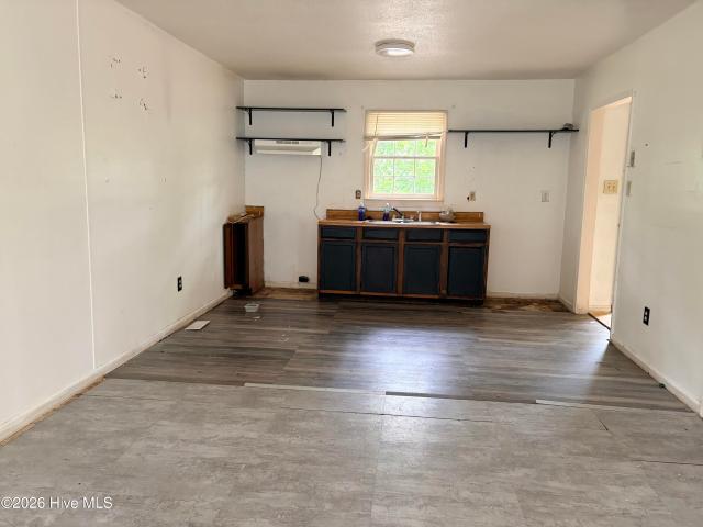 199 Zoo Road S
