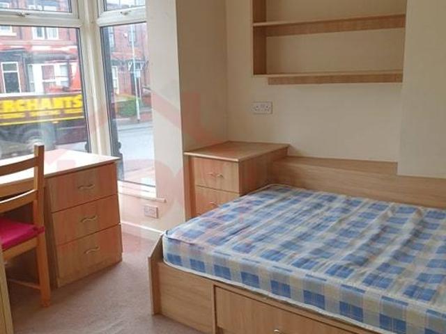 199b Kirkstall Lane