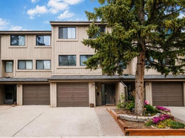 19 1040 Street Sw, Calgary, AB, T2W 3E7 townhouse for sale | Listing ID A2339 | Royal LePage