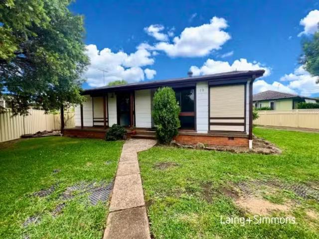 19 Tahiti Avenue, LETHBRIDGE PARK House for rent Listed by Sh.