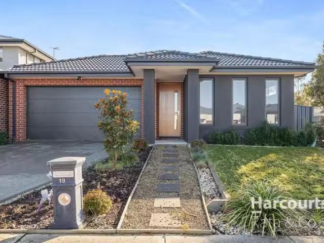 19 Taketa Way, Kalkallo, VIC 3064 House for Rent