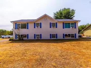 House for sale in Annapolis - Parking