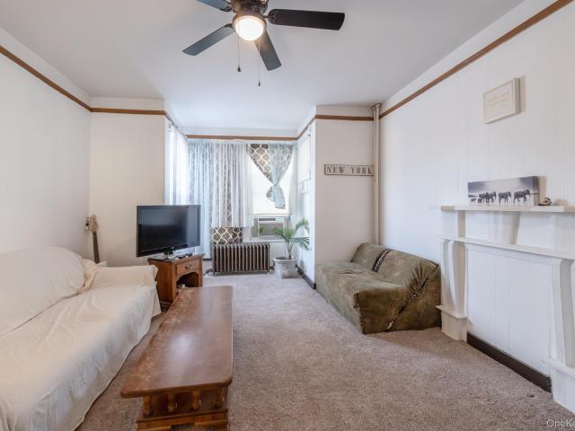 19 W Union Street
