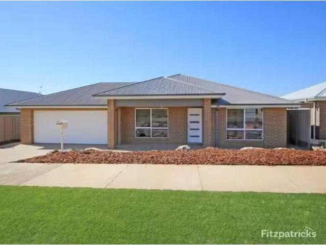 19 Waterhouse Avenue, Lloyd House for rent Listed by Rental D.