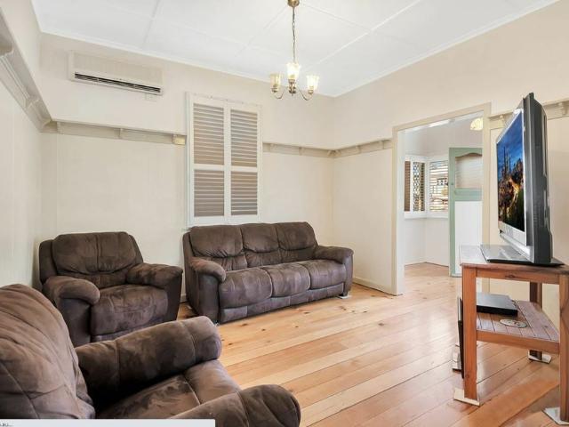 19 Weetwood Street, Newtown