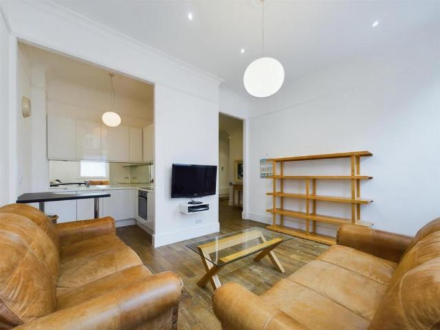 19 Wellington Street, Leeds, LS1 4JF Studio to rent £1,450 pcm £335 pw