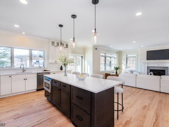 19 West Dr