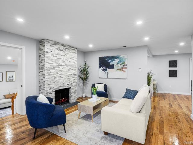 19 Westside Avenue