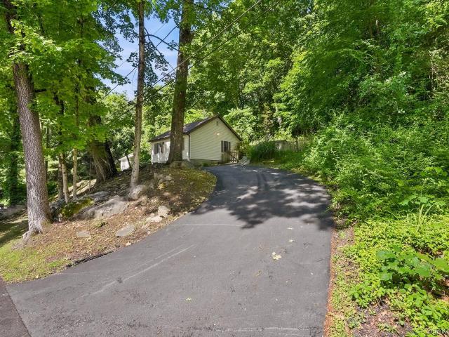 19 Woodlawn Road