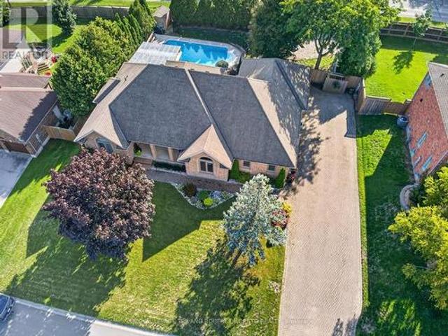 19 Woodland Drive, Middlesex Centre Kilworth, ON, N0L 1R0 house for sale | Listing ID X13740 | Royal LePage