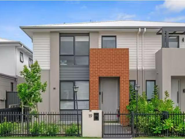 19 Annan Avenue, Melonba Townhouse for rent Listed by Linda M.