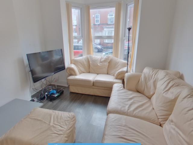 19 Ashville Terrace, Hyde Park, Leeds. 4 bed terraced house to rent £2,444 pcm £564 pw