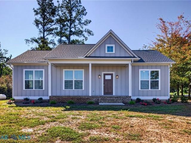 19 Apache Dr, Deltaville, VA 23043