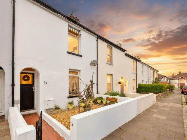 19 Archibald Road, Worthing, BN11 – HW Estate Agents