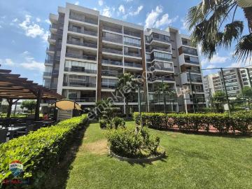 19 Ataşehir Modern 3 Sitesinde 2+1 Havuz Cephe Kiralık Daire