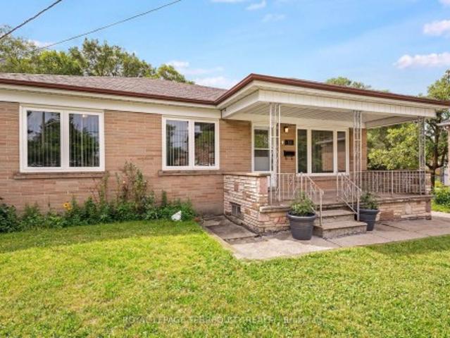 19 Battersea Crescent, Toronto, ON, M6L 1G7 house for sale | Listing ID W13651 | Royal LePage