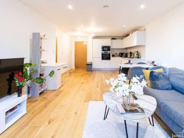 19 bed flat for sale