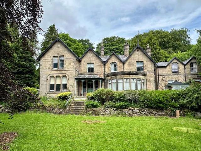 19 Bedroom Detached House