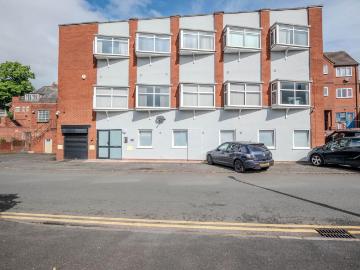 19 bedroom house of multiple occupation for sale
