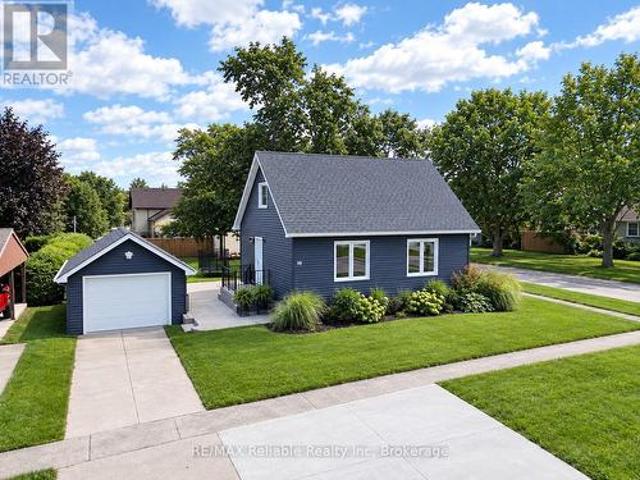 19 Bismark Street, Bluewater Zurich, ON, N0M 2T0 house for sale | Listing ID X13777 | Royal LePage