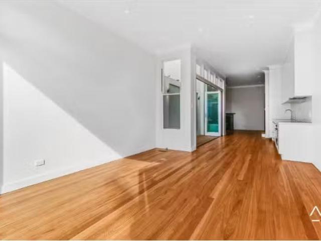 19 Broughton Street, Paddington House for rent Listed by Saja.