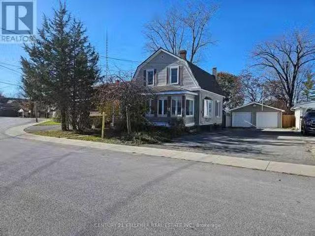 19 Broad Street, Prince Edward County, ON, K0K 2T0 house for.