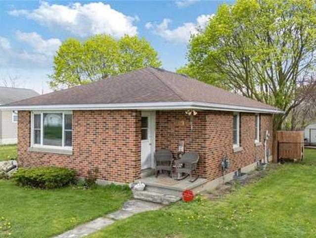 19 Broadway Street, Lambton Shores, ON, N0N 1J0 house for sale | Listing ID 26021 | Royal LePage