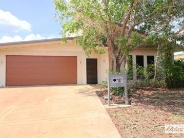 House for sale in Katherine County - Garden