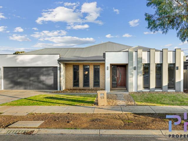 19 Brudian Drive Strathfieldsaye VIC