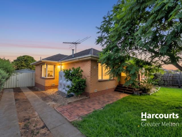 19 Burleigh Road, MELTON, VIC 3337