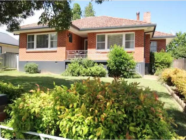 19 Burrendong Way, ORANGE House for rent Listed by Property M.