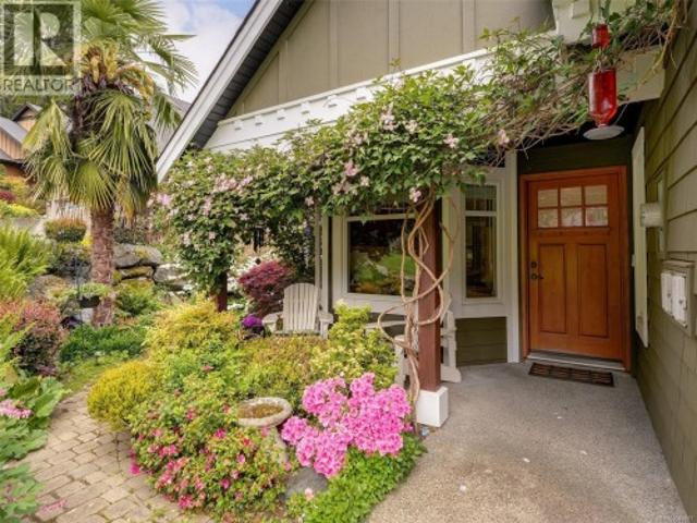 19 Carly Lane, View Royal, BC, V9B 0A2 Luxury House for sale | Listing ID 1048 | Royal LePage Carriage Trade Luxury Properties