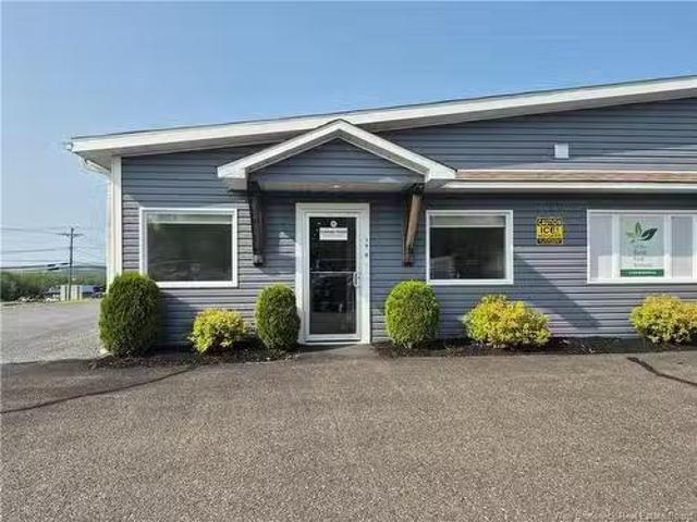 19 Caswell St, Grand Sault/Grand Falls, NB, E3Z 0C2 commerci.