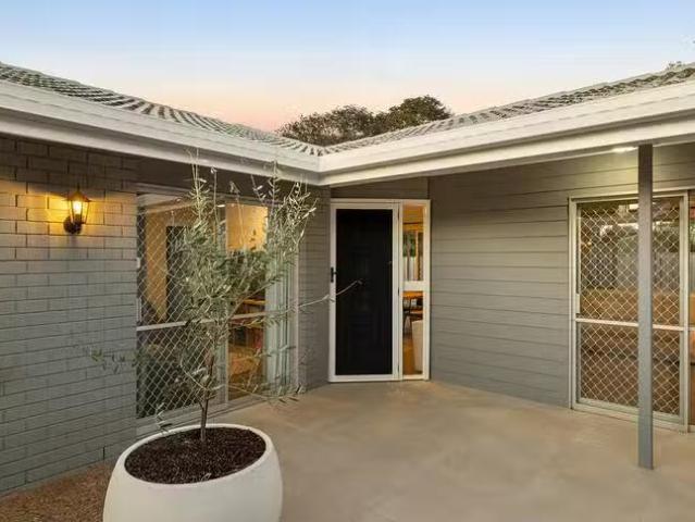 19 Catamaran Street, Manly West, QLD 4179