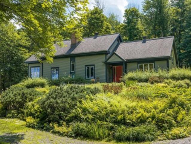 19 Ch. Price, Lac Brome, QC, J0E 1V0 Luxury House for sale | Listing ID 23477 | Royal LePage Carriage Trade Luxury Properties