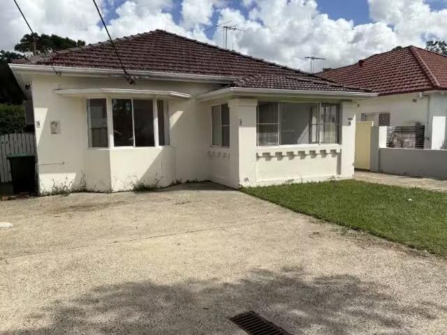 1/9 Chuter Avenue, Monterey Townhouse for rent Listed by Prop.