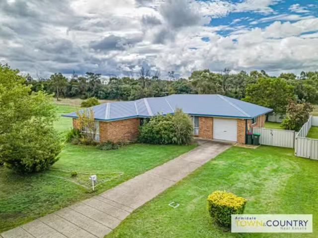 19 Conningdale Crescent, ARMIDALE House for rent Listed by An.