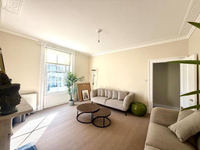 19 Clarendon Road, London W11, 1 bed flat to rent, £3,501 pcm | PrimeLocation